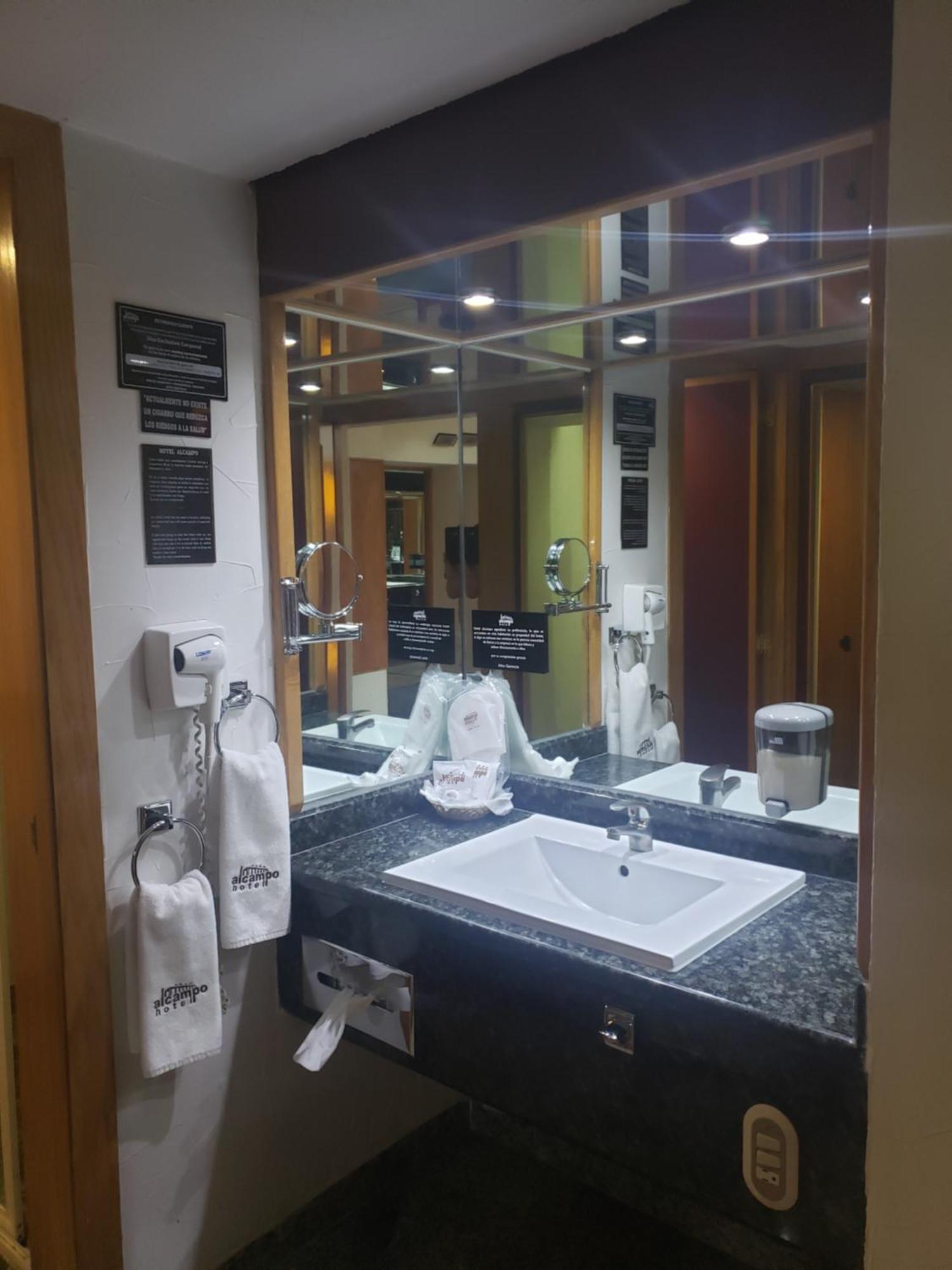 Hotel Alcampo Miranda Zimmer foto